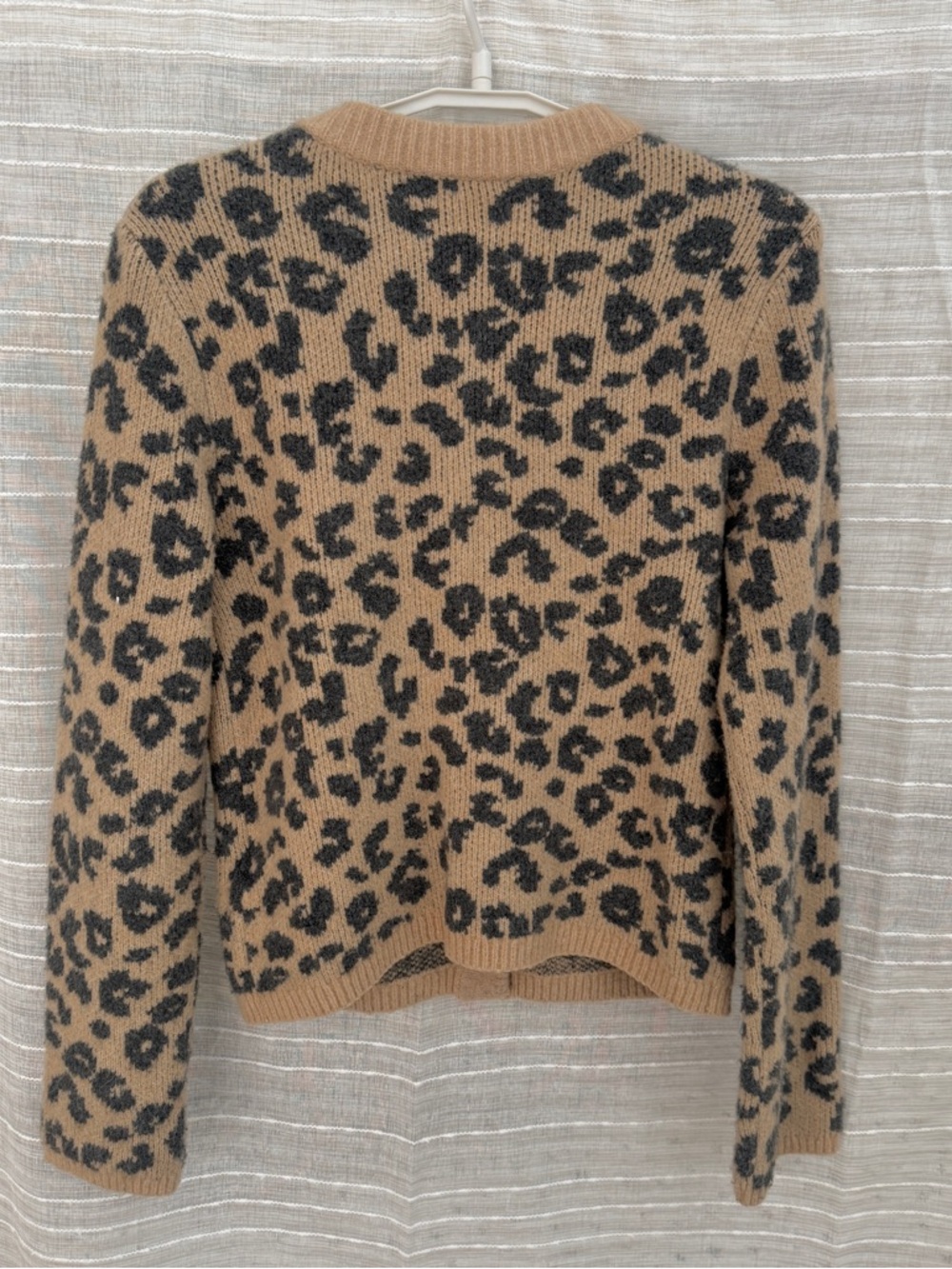 Abercrombie & Fitch leopard print cardigan sweater - Picture 7 of 11